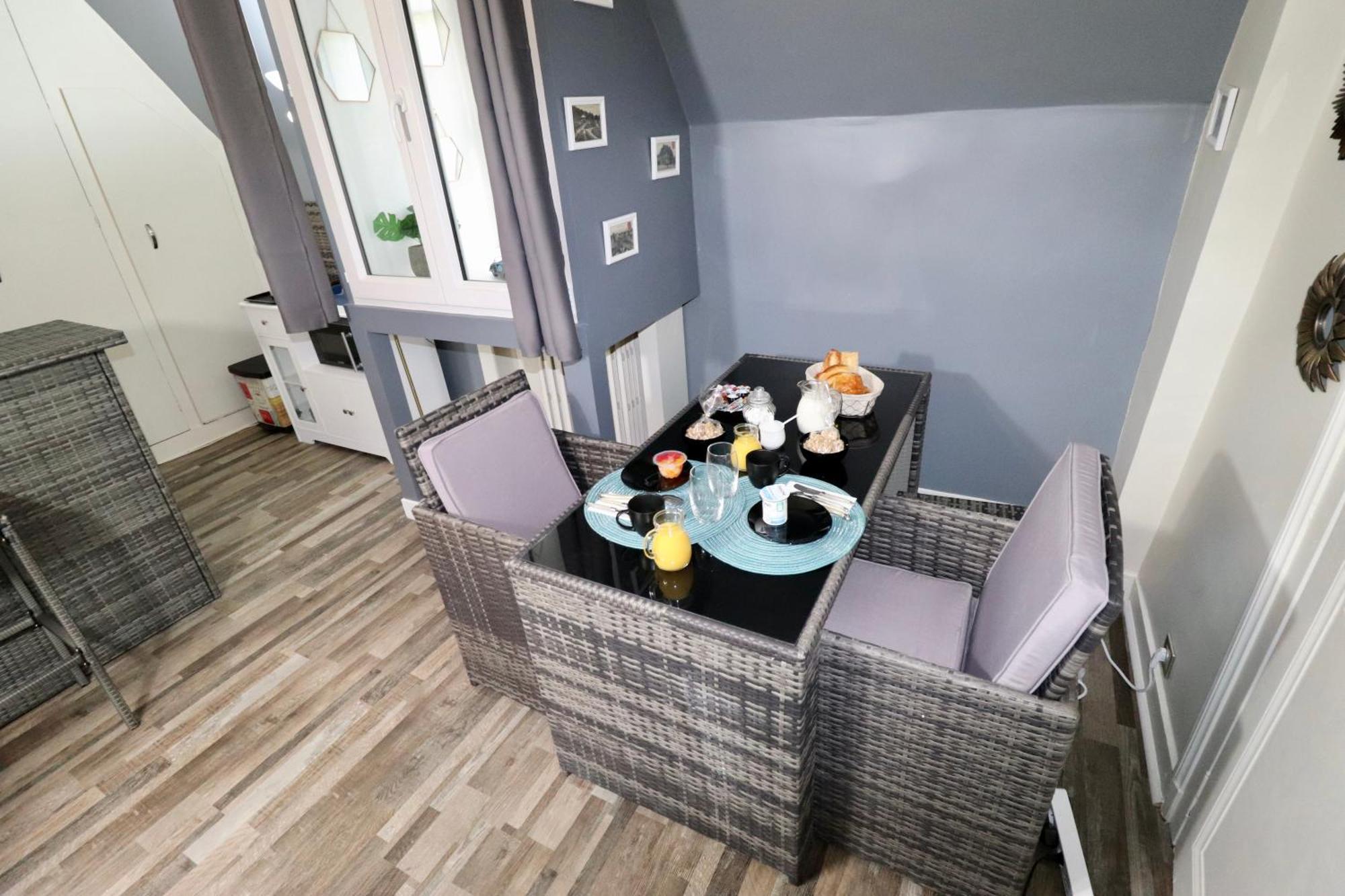Duplex Au 2Eme Et De Notre Maison -Acces Au Jardin-Smart Tv-Streaming-Wifi Le Mans Bagian luar foto